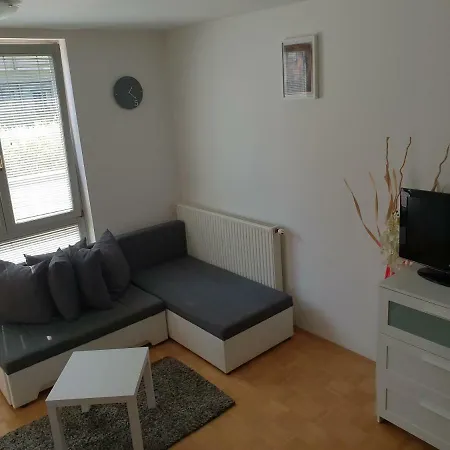 Victoria * Ljubljana