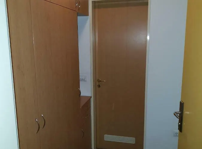 Victoria Apartment *